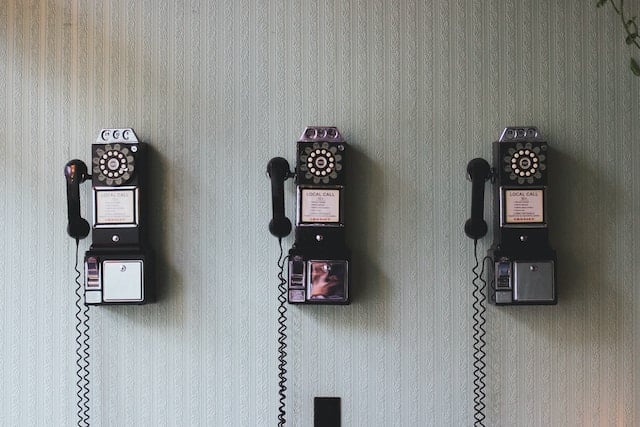 Posez des questions sur les modes de communication utilisés