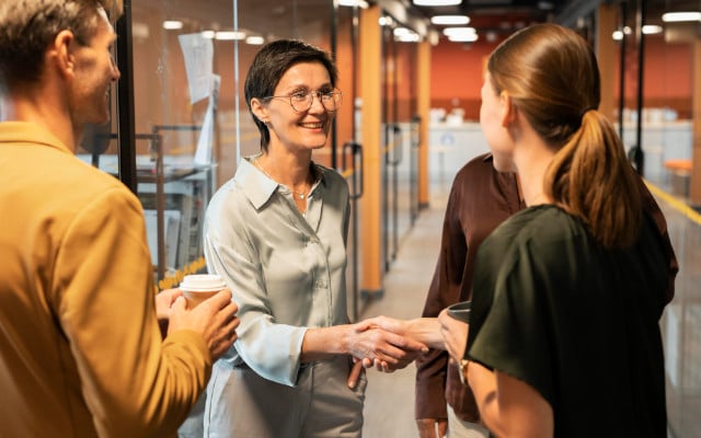 Attirer plus de prospects : 14 actions concrètes pour générer des opportunités commerciale